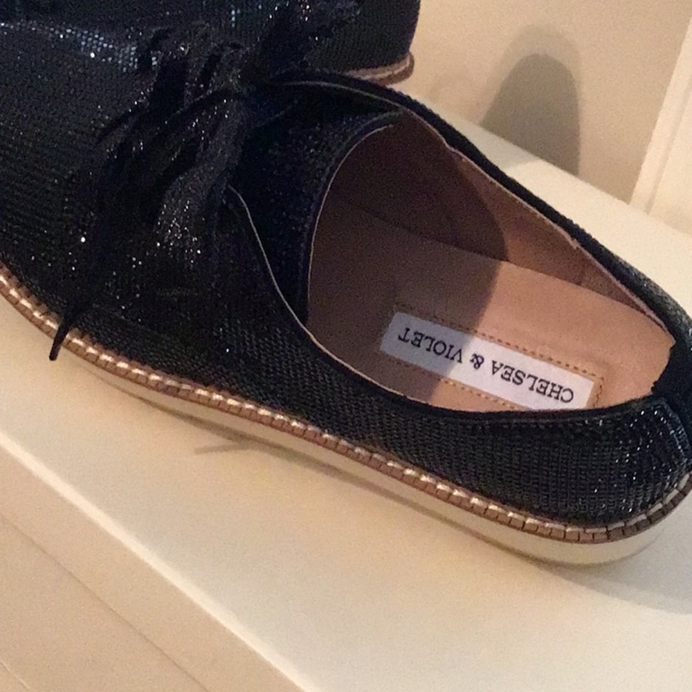 Shoes - Picture 3 of 4